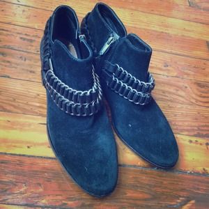 Sam Edelman Posey Chain Ankle booties