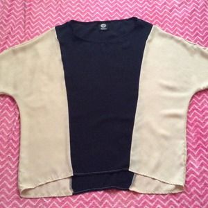 Black/nude oversized shirt.