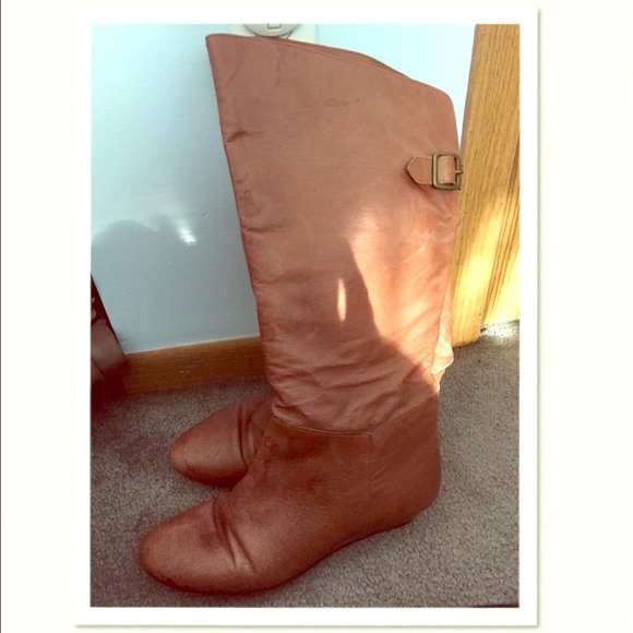 Camel brown boots size 8.5