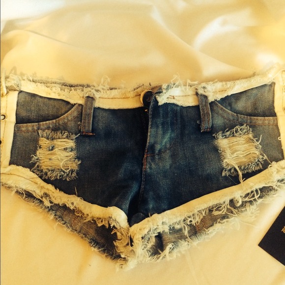 Cute lace up booty shorts NWT