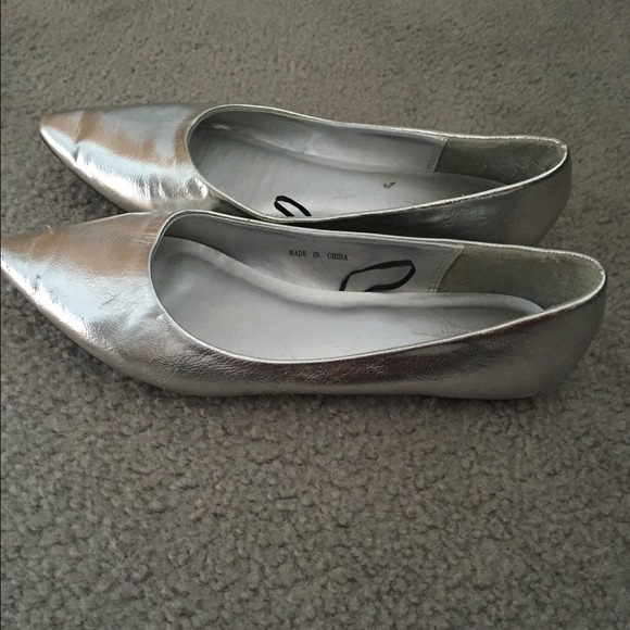 Forever 21 silver flats