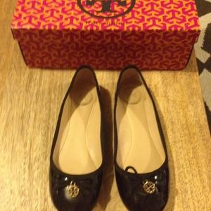 Tory Burch chelsea flats
