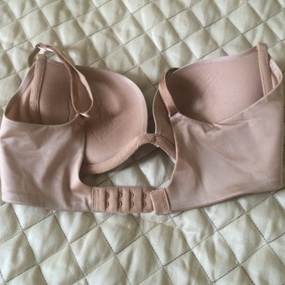 Sold in bundle Victoria Secret's NWOT push up Nude - Picture 2 of 3