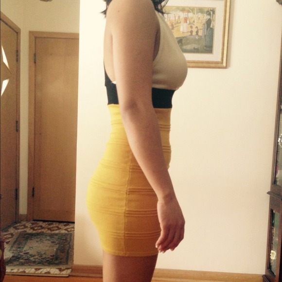 Dress - Picture 2 of 4