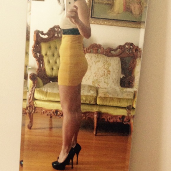 Dress - Picture 4 of 4