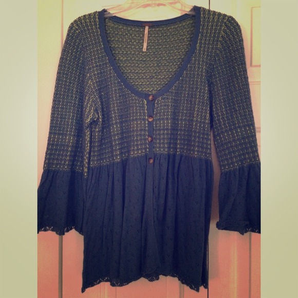 BELL SLEEVE FREE PEOPLE SWEATER CARDIGAN