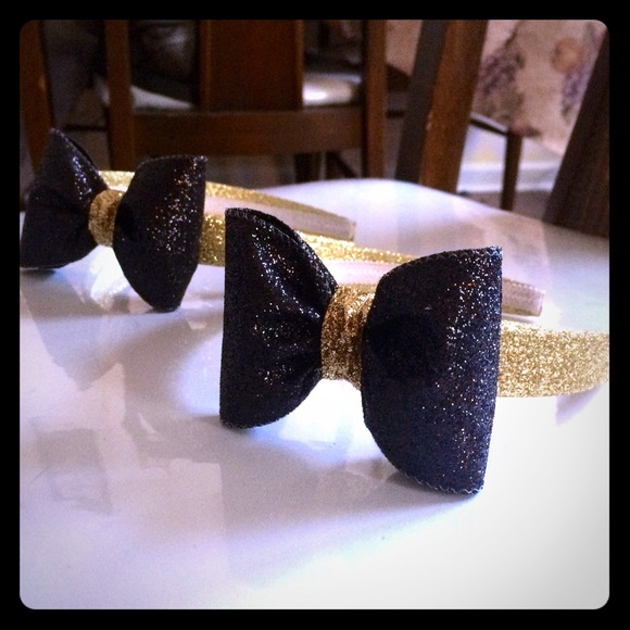 Accessories - Handmade headband with large bow