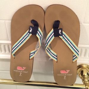 Vineyard Vines flip flops