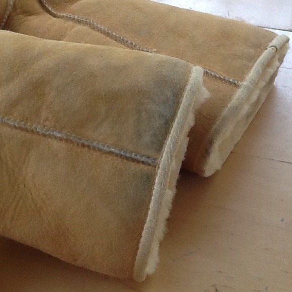 Authentic UGG Boots - Picture 3 of 4