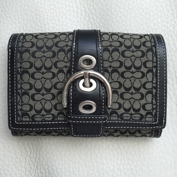 Authentic Coach- medium wallet