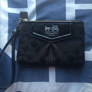 💯 authentic Black COACH wristlet