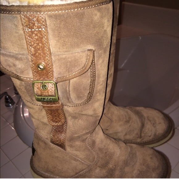 Brown cargo UGGs 100% authentic