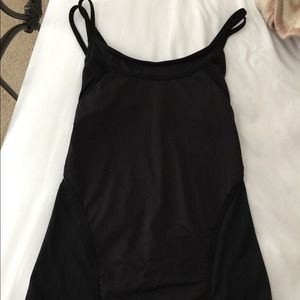 ❤️NWOT lulu lemon workout top SZ.6