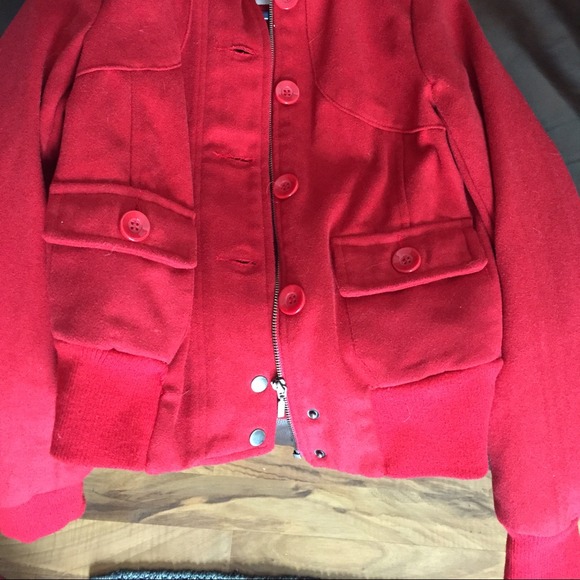 Red jacket - Picture 2 of 2
