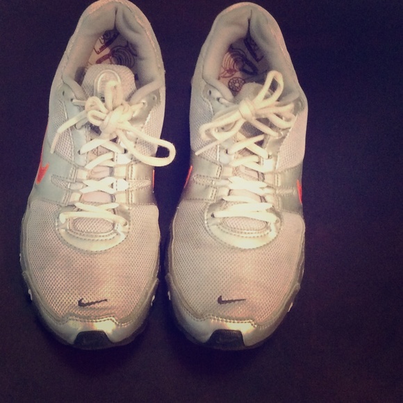 💜👟Nike shox💜👟  silver/orange