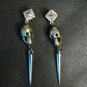 Skull earrings