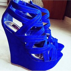 Bright blue summer wedges!