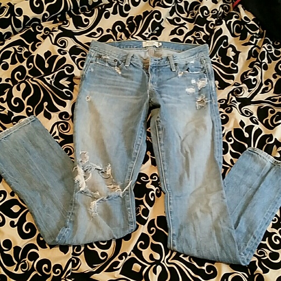 Distressed abercombie skinny jeans