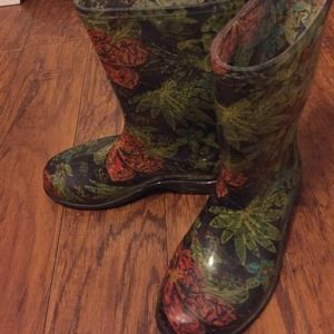 Rain boots
