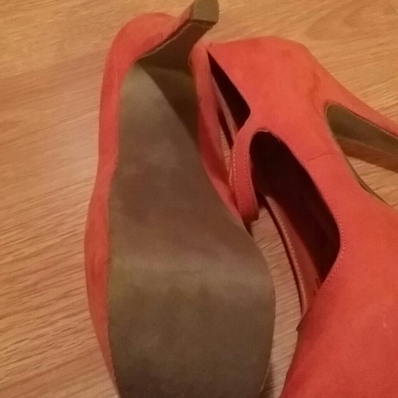 Heels - Picture 3 of 3
