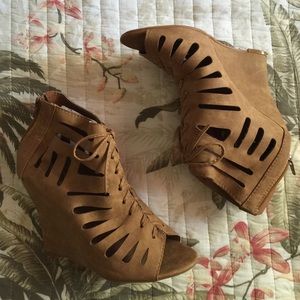 Wedge sandals