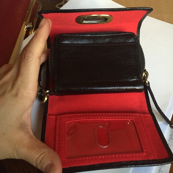 Hobo wristlet. Perfect for carrying it all! - Picture 3 of 4