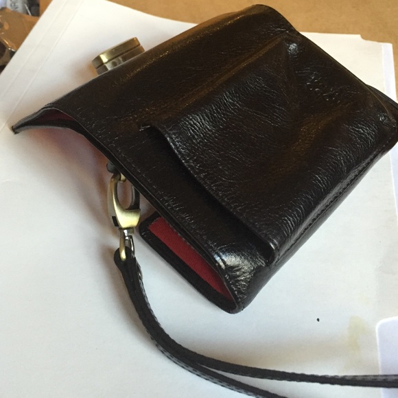 Hobo wristlet. Perfect for carrying it all! - Picture 4 of 4