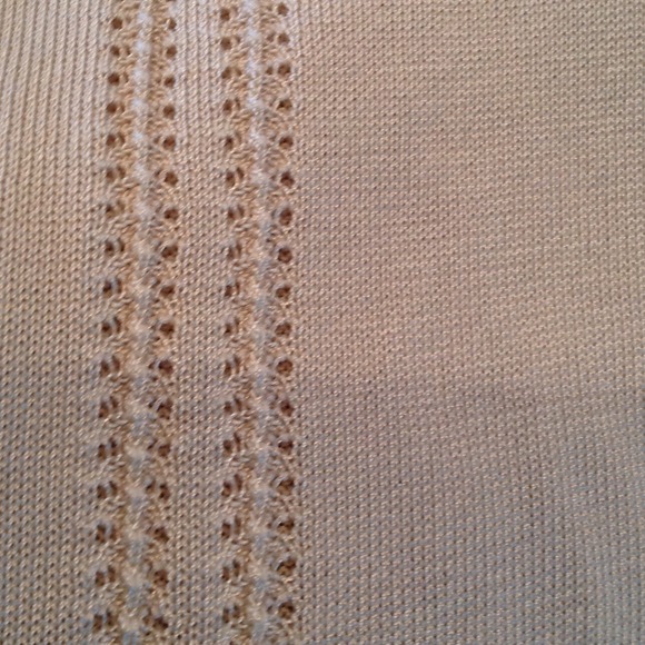 Beige lightweight Ann Taylor sweater worn once - Picture 3 of 4