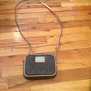 Michael kors cross body