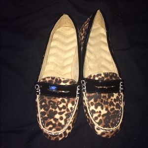 Cushion walk loafers