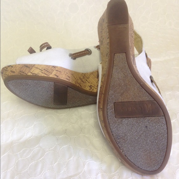 Preppy Slingback Wedges! Canvas and cork⚓️⛵️🐎 - Picture 4 of 4