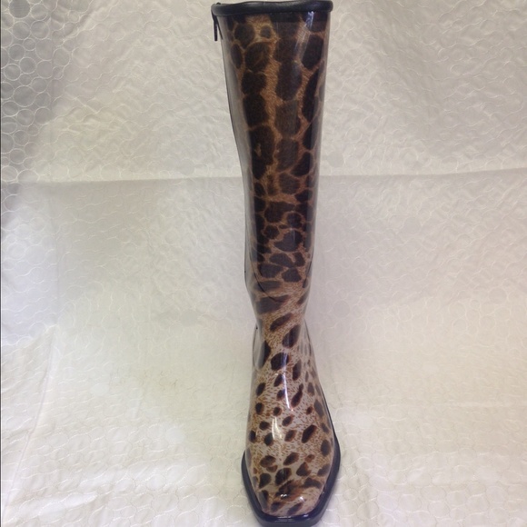 Leopard Print Rain Boots☔️ - Picture 2 of 4