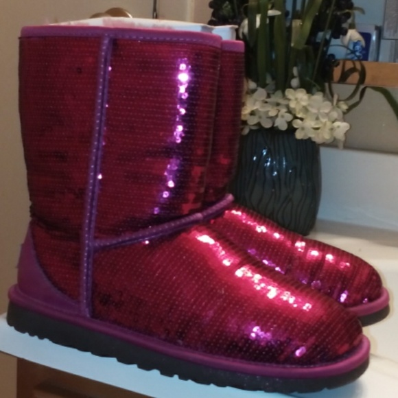 SOLD!!!Ugg sparkles boot