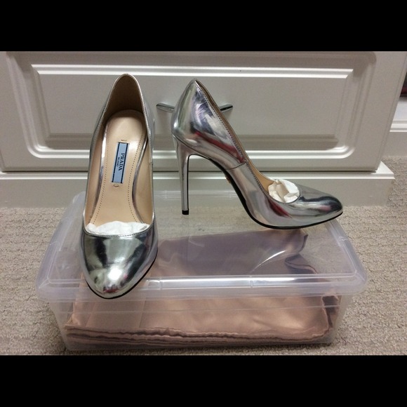 Prada pumps - Picture 2 of 4