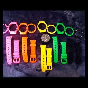 Set of 5 interchangeable YOT watches. 🕥🕛🕧🕓