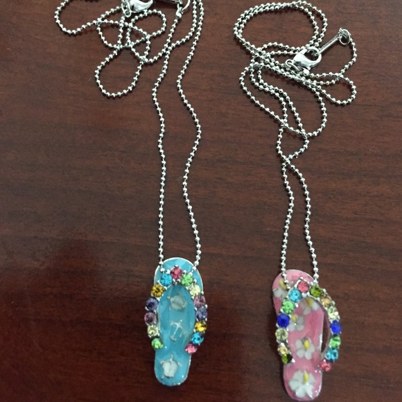 Hawaii slipper flip flop necklace