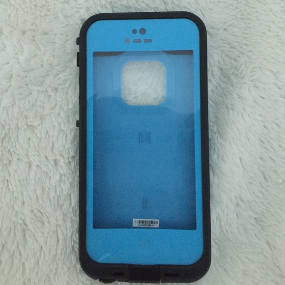 Blue life proof case for the iPhone 5