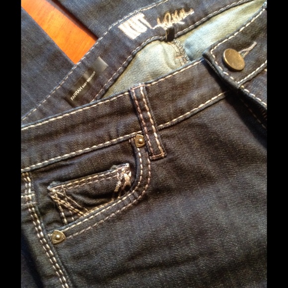 Kut from the Kloth .... Farrah Baby Bootcut
