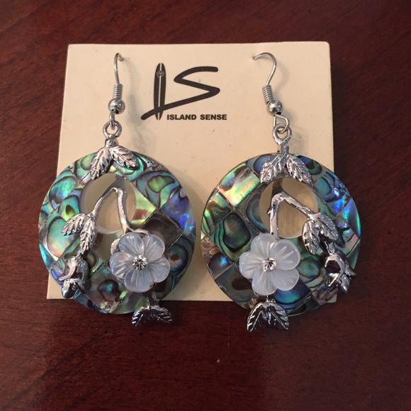 Hawaii flower abalone earrings