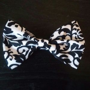 Bow clip