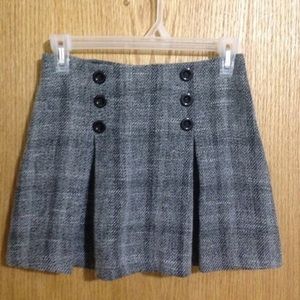 Byer Calofornia Mini skirt with zipper.