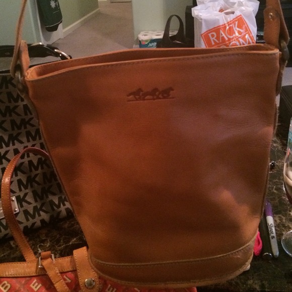 Small bucket bag