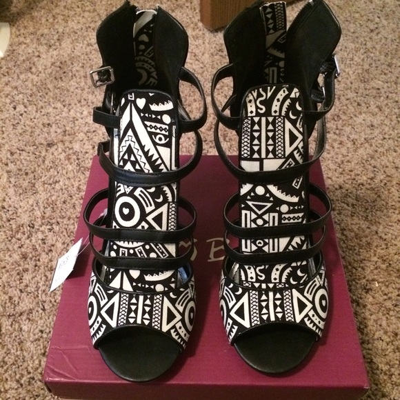 Tribal print Sandal heels !! Brand new !