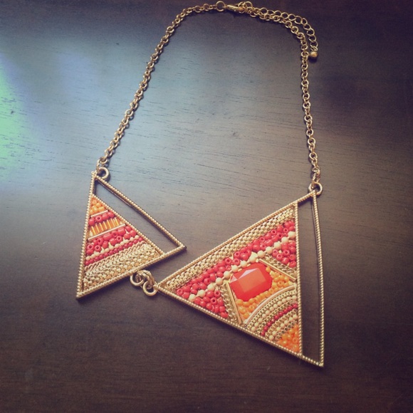 ✨HP✨ NWOT Asymmetrical Beaded Statement Necklace