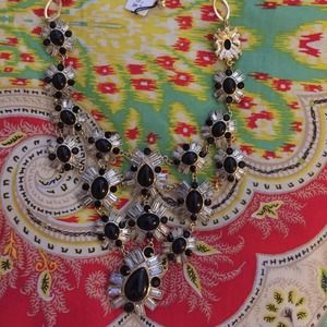 White House black market necklace. SOLD
