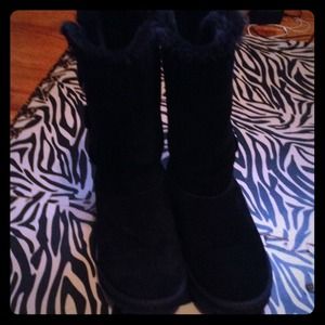Black uggs, Bailey buttons 3 buttons
