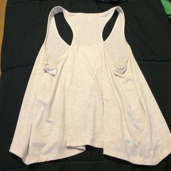 cute flowy top TRADED - Picture 3 of 3