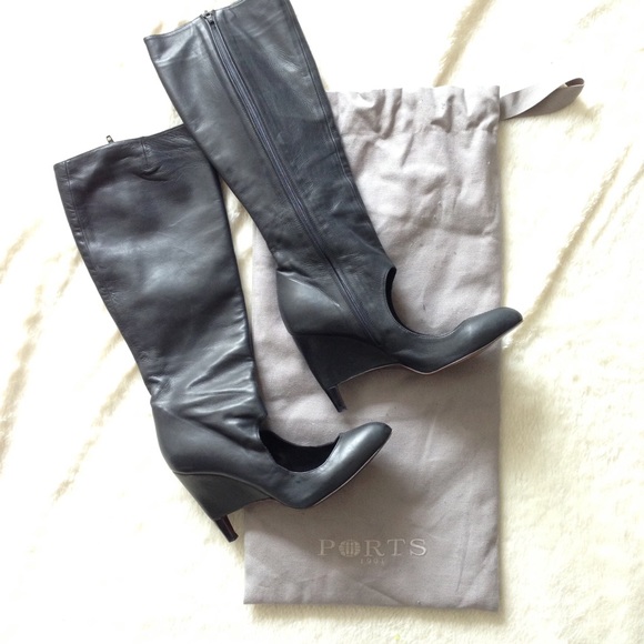 Ports 1961 Black Boots with Cutout - Picture 2 of 6