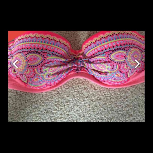 32B Victoria's Secret bikini top - Picture 2 of 4