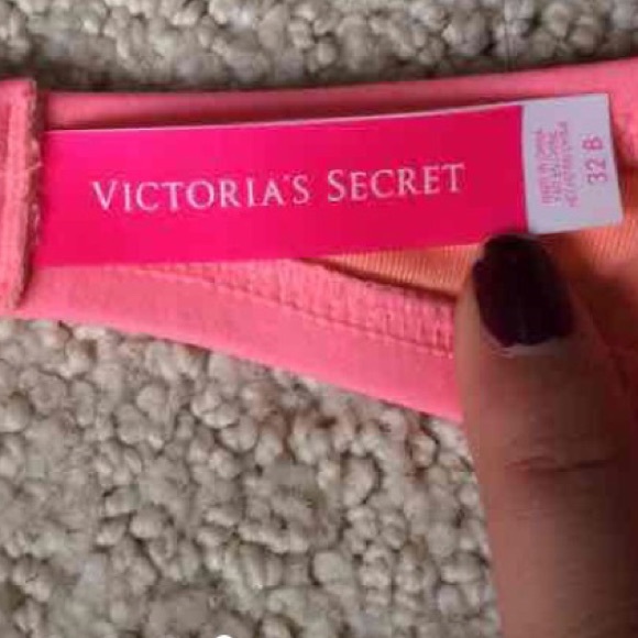 32B Victoria's Secret bikini top - Picture 4 of 4